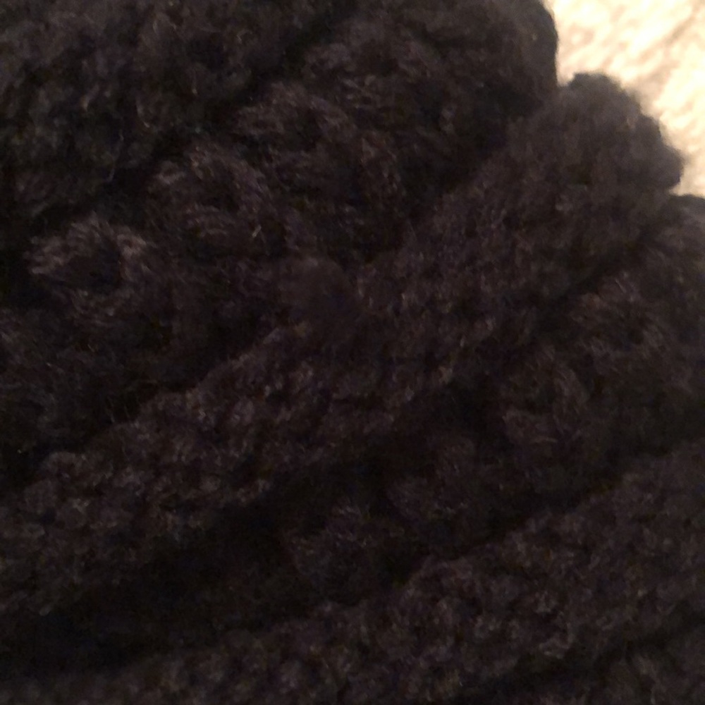 C.C. Girls fall ponytail warm black beanie hat - Picture 6 of 7